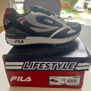 NIB Fila Men's Valado Black, Gray, and Red Active Lifestyle Sneakers 🔥🔥